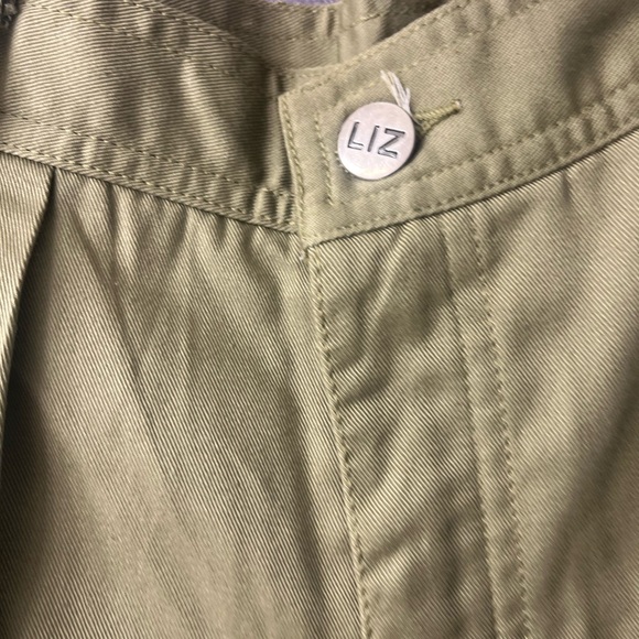 Vintage 1980’s - 1990’s Liz Claiborne Olive High Waist Shorts - Picture 4 of 17